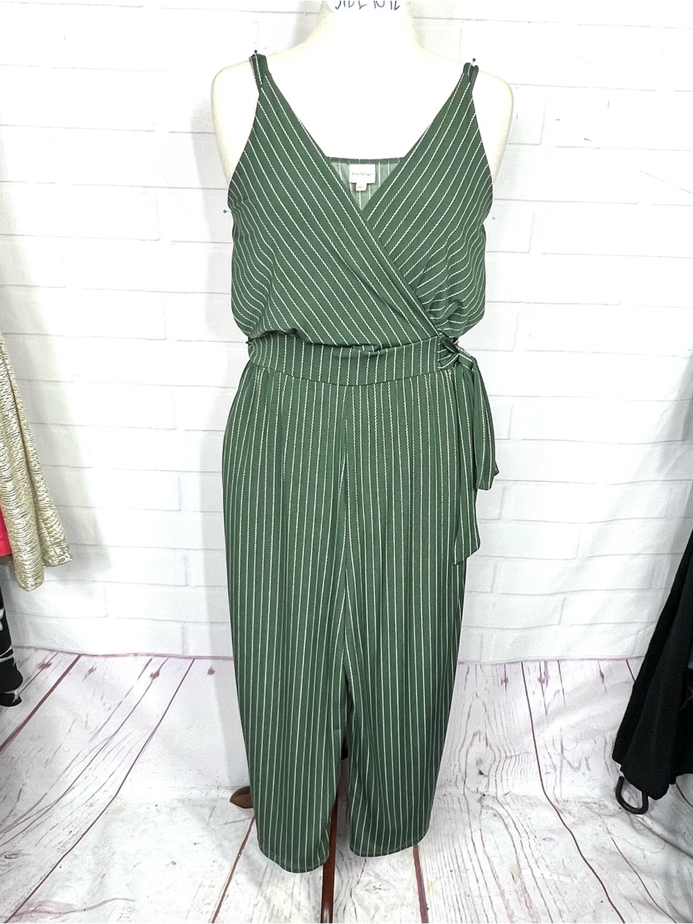 Like New |•KAILEIGH•| Green Striped Wide Leg Jumpsuit Tie Waist Crisscross Top - Picture 1 of 11